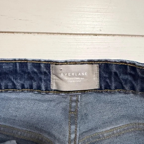 Everlane Curvy Cheeky Jeans - Picture 4 of 4
